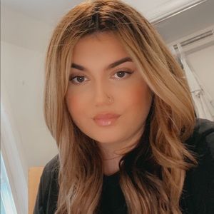 Meet your Posher, Julia